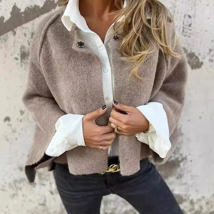 Rivara™ | Elegancka peleryna z rozszerzanymi rękawami